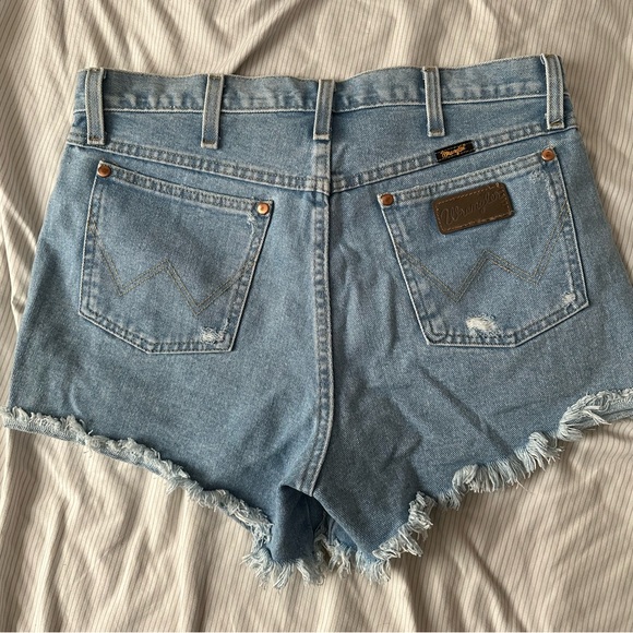 Wrangler High Rise Shorts - Picture 11 of 14
